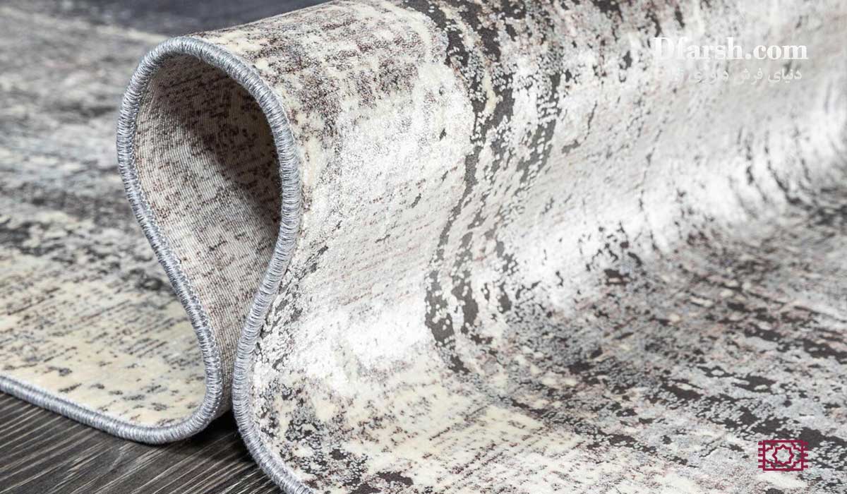 نمایی نزدیک از بافت فرش پرتردد با الیاف اکریلیک هیت‌ست شده، مقاوم در برابر سایش و مناسب آشپزخانه