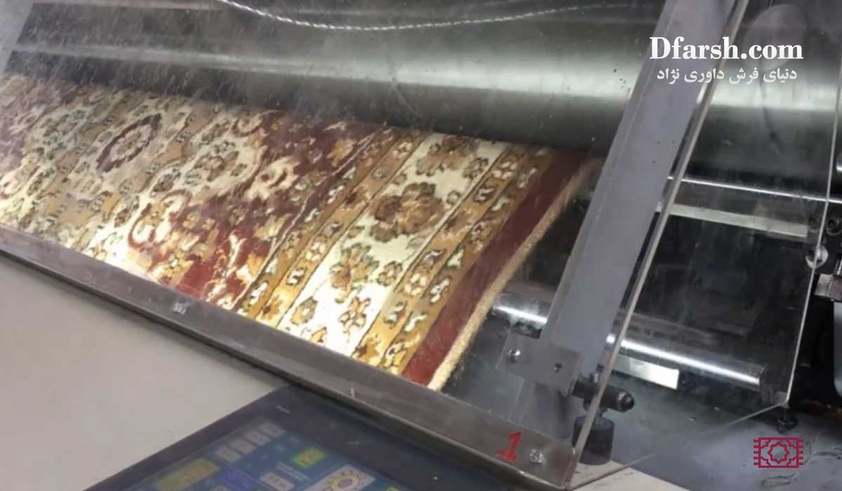 دستگاهی که به صورت خودکار ماده آهار را روی پشت قالی پخش می‌کند