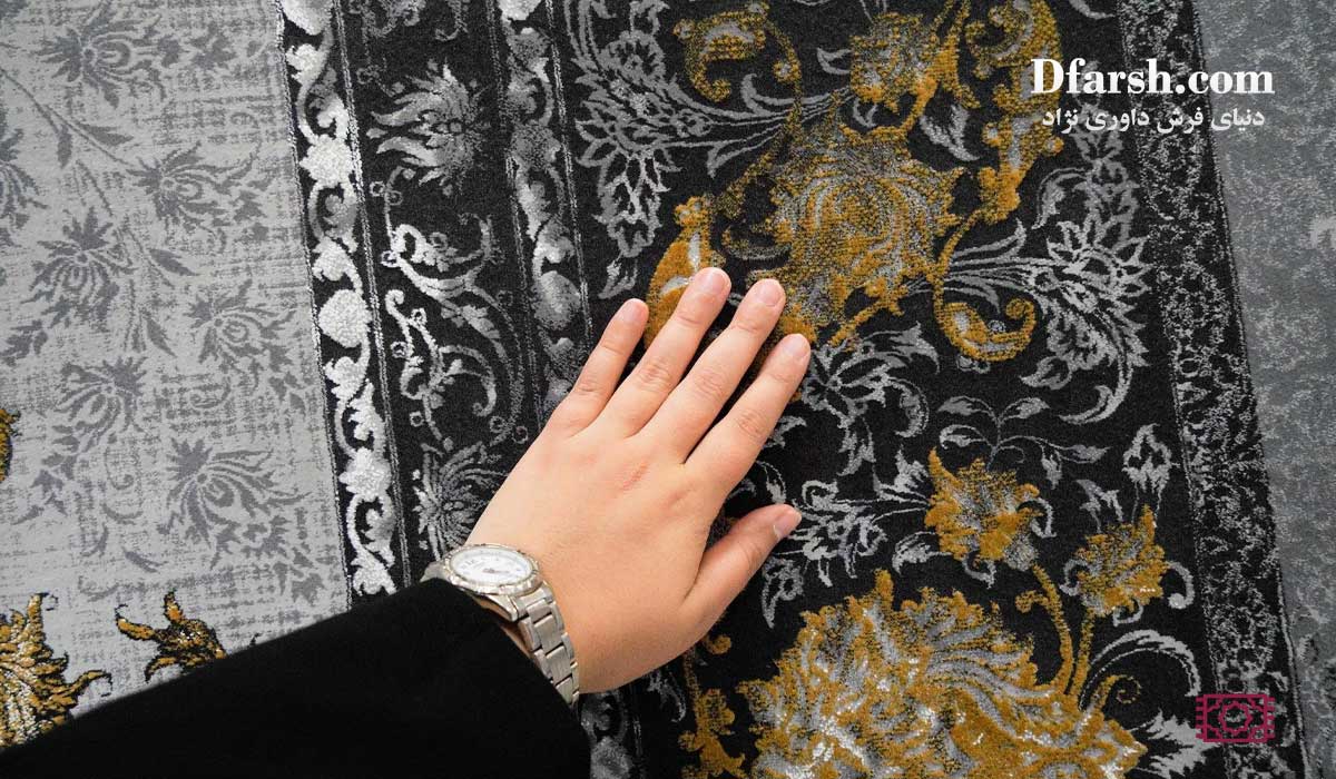 مقایسه بافت و ضخامت فرش  شانه اکریلیک